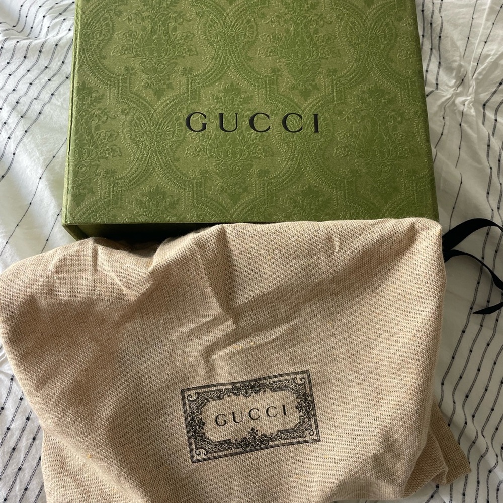 Gucci Belt- Practically New - Picture 4 of 5